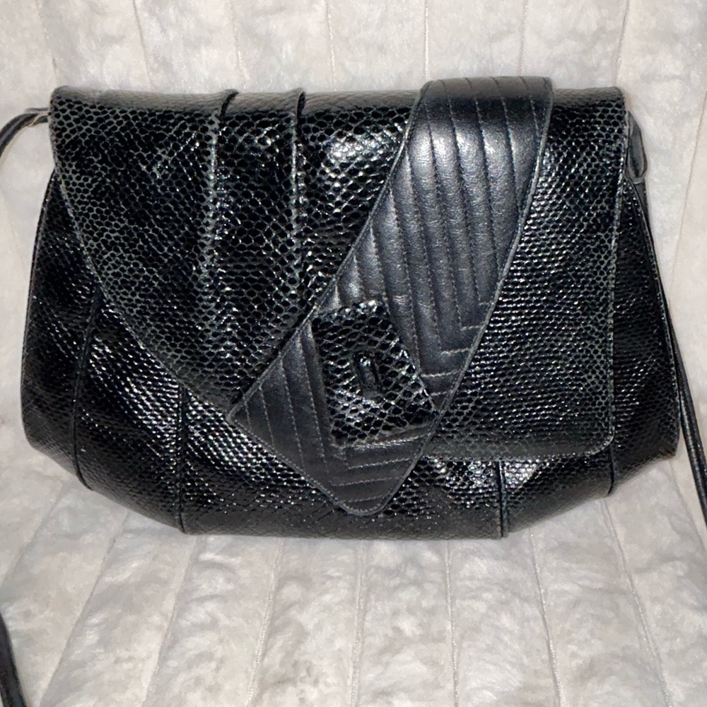 Vintage Finesse, La Model Black Crossbody Bag with Textured Leather - Picture 2 of 8